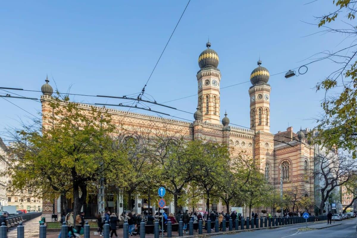 Extra Central And New Studio Budapest Eksteriør billede