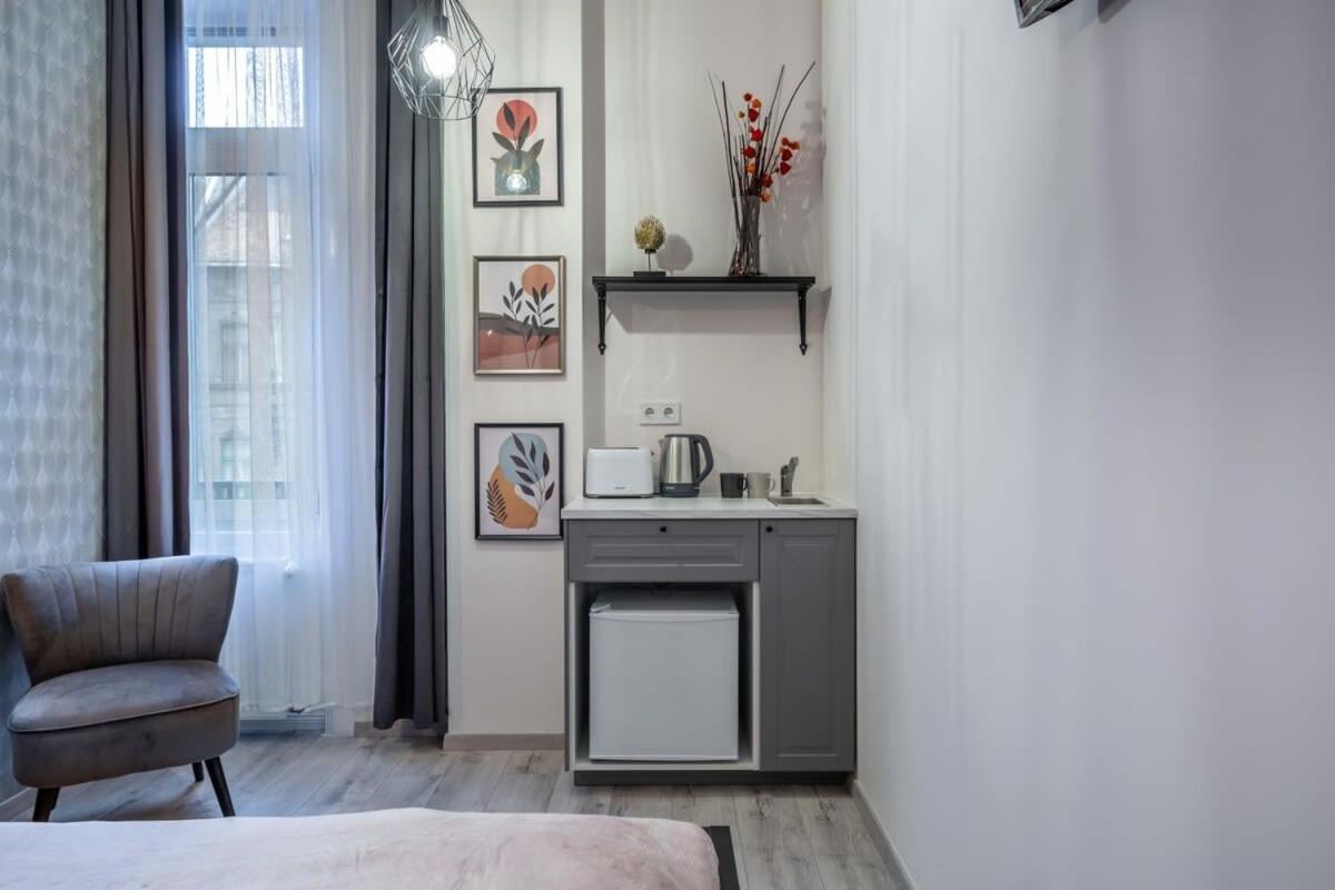 Extra Central And New Studio Budapest Eksteriør billede