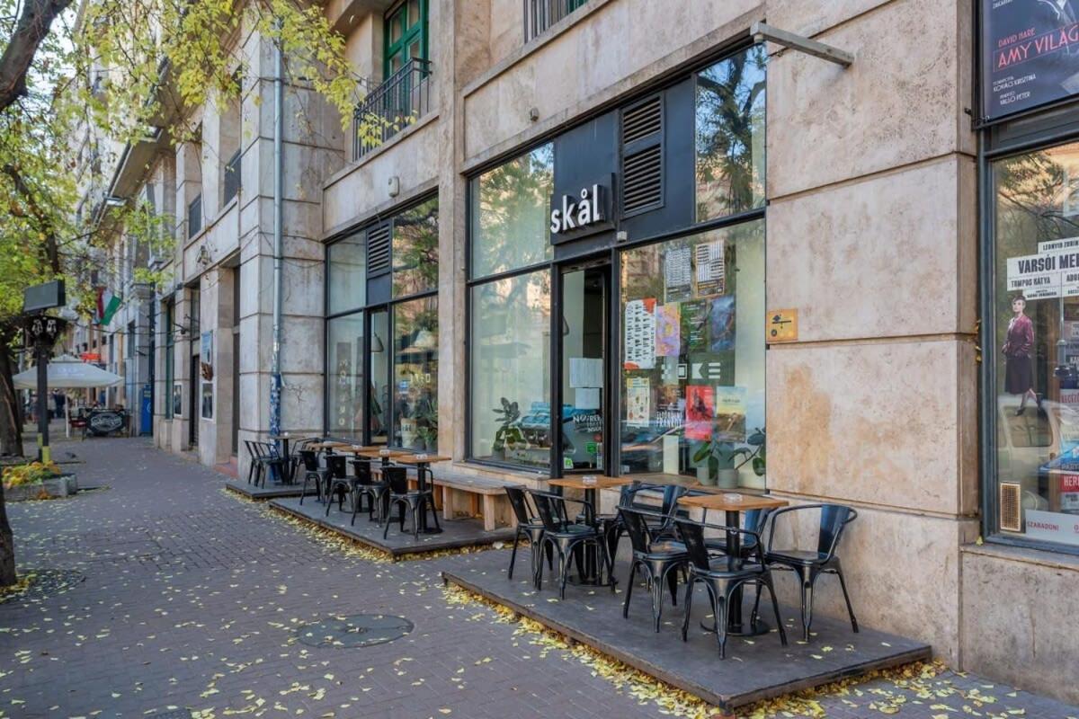 Extra Central And New Studio Budapest Eksteriør billede